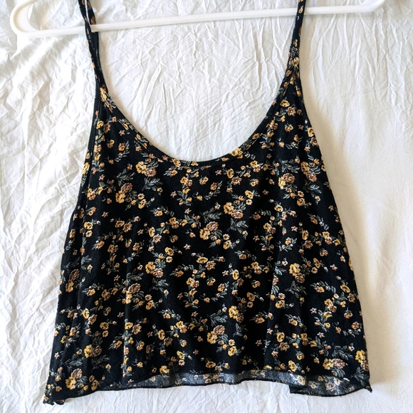 Floral crop top ๐ผ - Picture 1 of 2